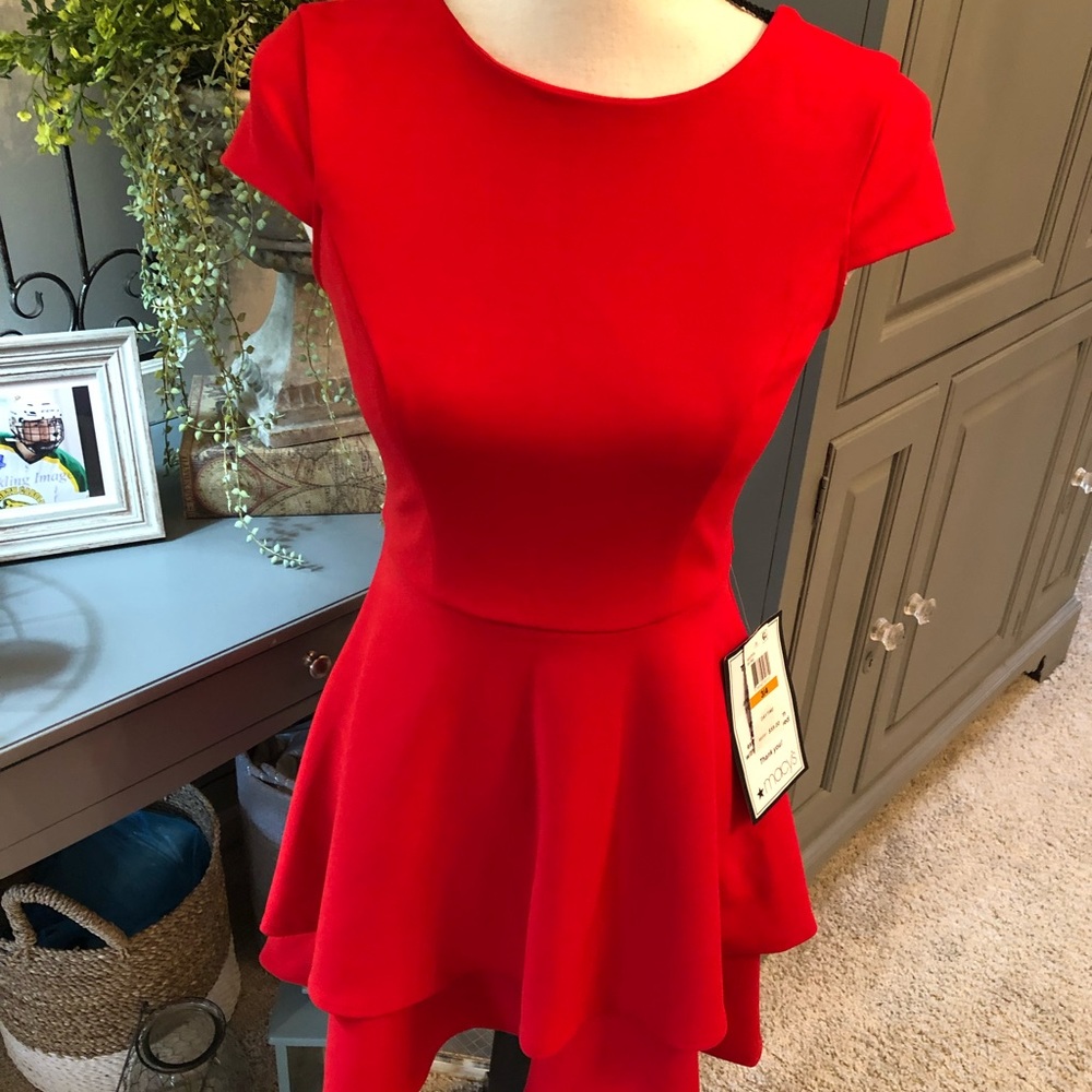 ‼️SALE….‼️Gorgeous Red Tiered Dress
